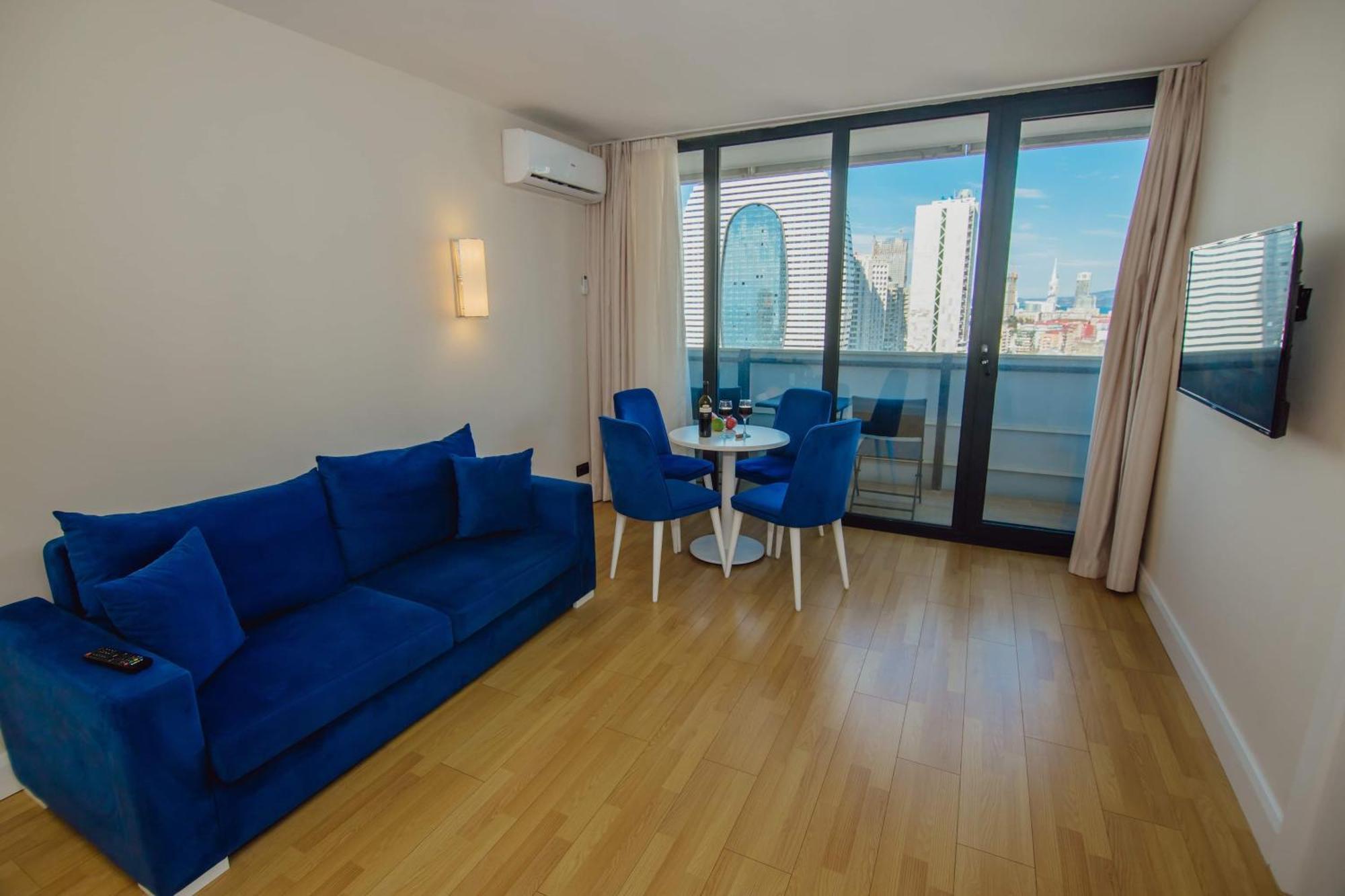 Luxury Beach Front Hotel บาทูมิ ภายนอก รูปภาพ